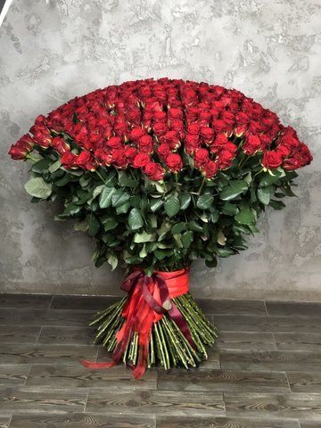 Букет троянд (301шт)